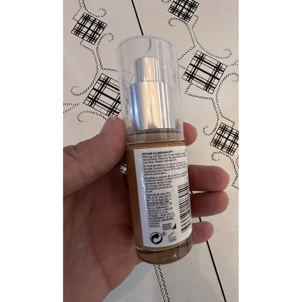 Revlon Illuminance Skin-Caring Foundation 5% Hyaluronic + Squalane , Shade 409